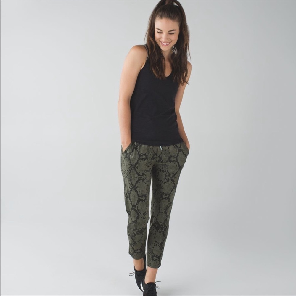 Lululemon Jet Crop